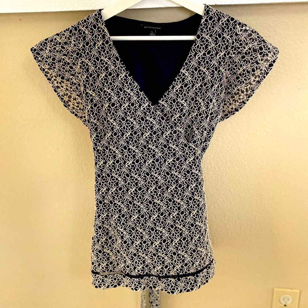 Banana republic eyelet wrap shirt size large